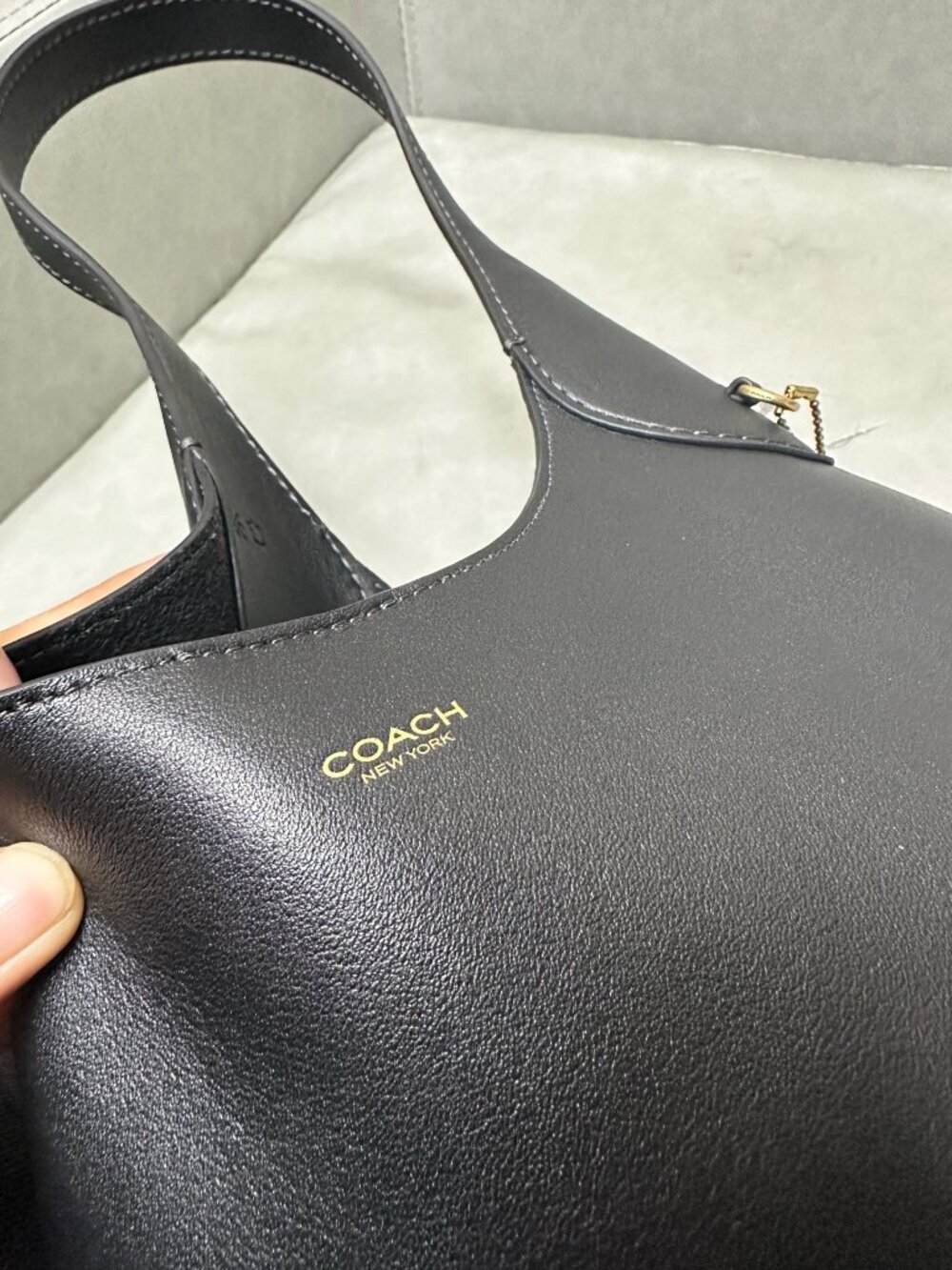 Coach Brooklyn 28 - Picture 2 of 5